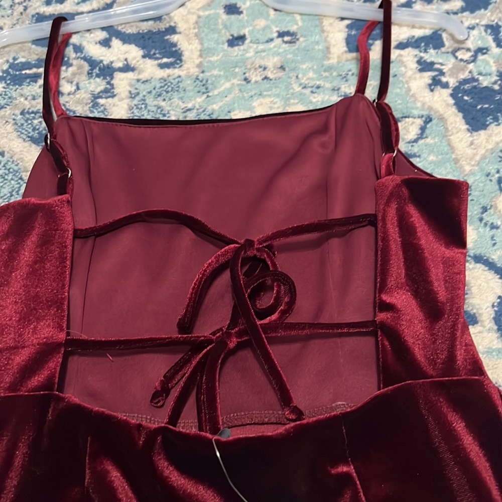 UO Genova red velvet tie back dress - Picture 6 of 7